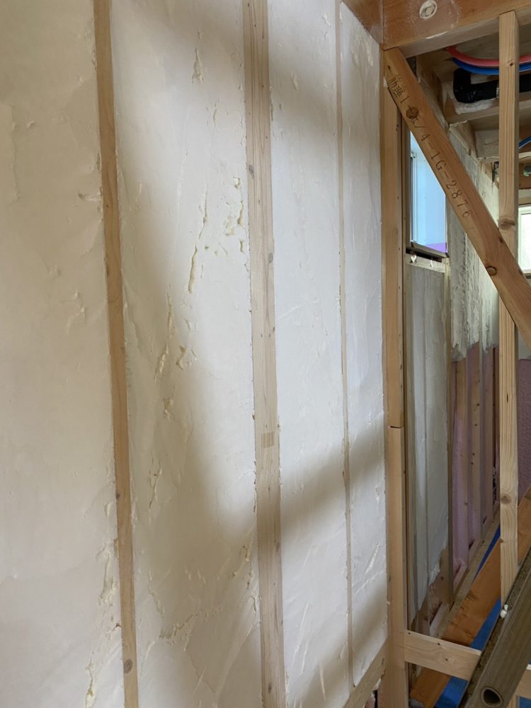 発泡ウレタン断熱材吹き付け工事終了しました! 2 S 18104330 0